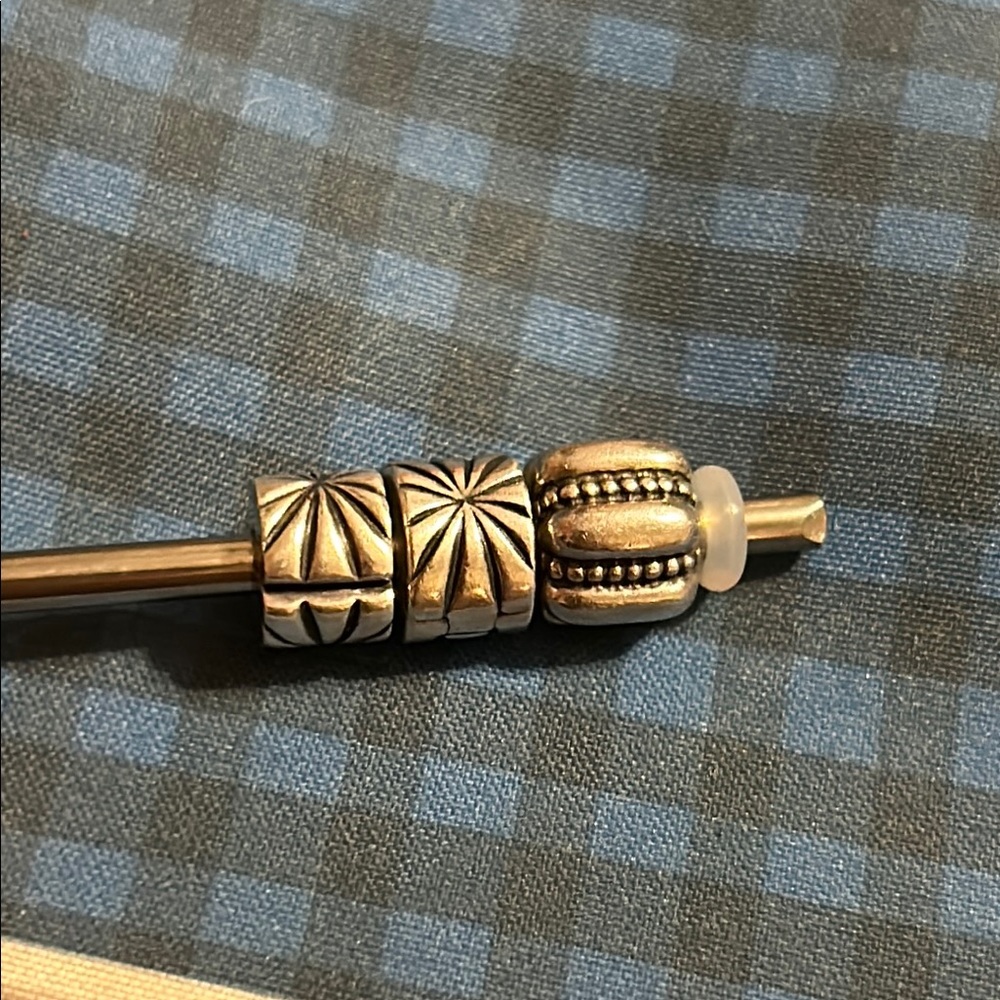 3 pandora clips